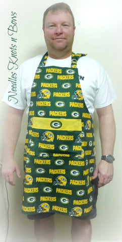 Unisex style Green Bay Packers apron.
