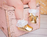 Baby girls white ankle socks with lace and a bow.  Perfect for special occasions, photo shoots etc. 