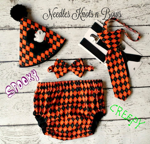 Boys Hallowen cake smash outfit. Halloween babies first birthday outfit. 