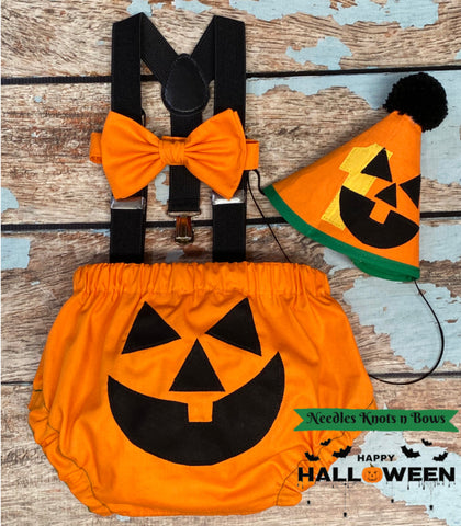 Boys pumpkin cake smash outfit.  Halloween, Fall first birthday outfit.