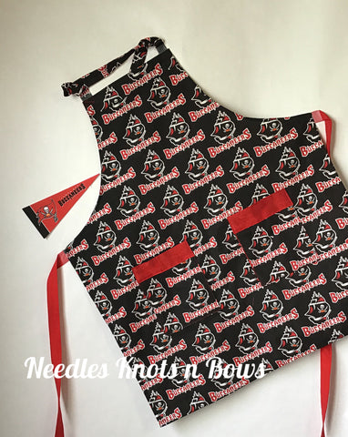 Tampa Bay Buccaneers Apron with pockets. 
