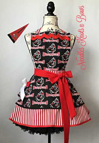 Womens Tampa Bay Buccaneers football apron with pockets, available in plus sizes
