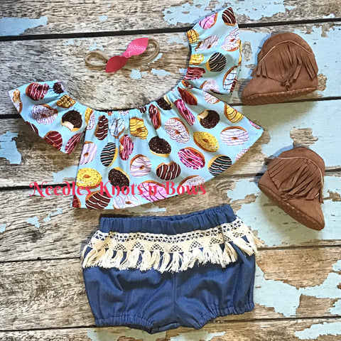 Girls Boho Outfit, Denim bloomers with fringe paired with a donut boho style off the shoulder top. 